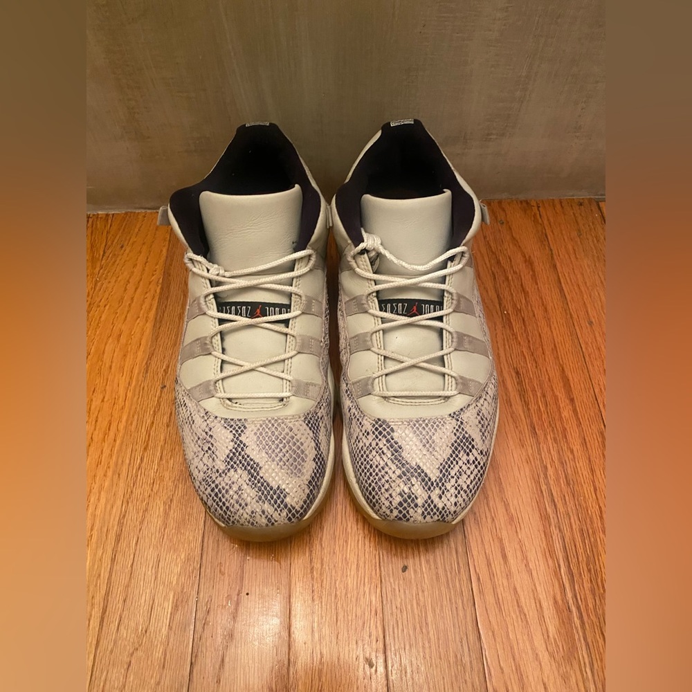 Jordan 11 (snakeskins)